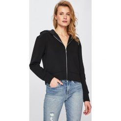 Guess Jeans - Bluza Irma. Czarne bluzy damskie z nadrukiem marki Guess Jeans, s, z jeansu, z kapturem. Za 459,90 zł.