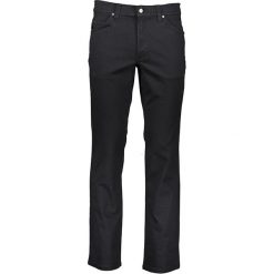 Dżinsy "Tramper" - Regular fit - w kolorze czarnym. Czarne jeansy męskie Mustang Men, m, w paski, klasyczne. W wyprzedaży za 175,95 zł.
