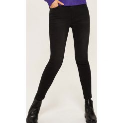 Jeansy skinny - Czarny. Czarne boyfriendy damskie House, z jeansu. Za 99,99 zł.