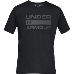 Under Armour Team Issue Wordmark SS Tee 1329582-001. Czarne t-shirty męskie Under Armour, s, bez wzorów, z bawełny, bez kołnierzyka. W wyprzedaży za 89,99 zł.