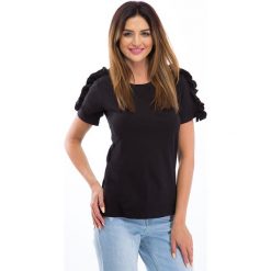Bluzki damskie: Czarna bluzka z falbankami na ramionach 3514