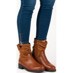 CAMELOWE BOTKI WORKERY. Botki damskie Merg, bez obcasa, bez zapięcia. Za 139,90 zł.