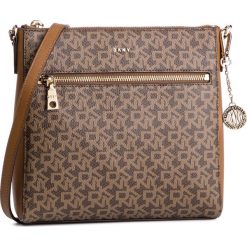 Torebka DKNY - Bryant Zip Crossbody R74EJ012 Mocha Logo-Vic 9MV. Pomarańczowe listonoszki damskie DKNY, na imprezę, bez wzorów, ze skóry ekologicznej, bez dodatków. W wyprzedaży za 449,00 zł.