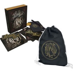 Parkway Drive Reverence CD + Torba treningowa standard. Czarne torebki klasyczne damskie Parkway Drive, z aplikacjami, z bawełny, z breloczkiem. Za 186,90 zł.