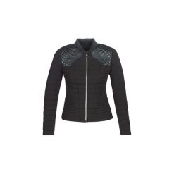 Kurtki pikowane Guess MAE. Czarne kurtki damskie Guess, s, bez wzorów, bez kaptura. Za 789,00 zł.
