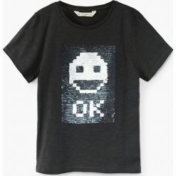 Mango Kids - T-shirt dziecięcy Praga 110-164 cm. Czarne t-shirty chłopięce marki Mango Kids, z nadrukiem, z bawełny, z okrągłym kołnierzem. W wyprzedaży za 29,90 zł.