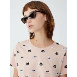 Koszulka w koty. Szare t-shirty damskie marki Pull&Bear. Za 29,90 zł.
