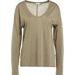 Bluzki damskie: Filippa K SCOOP NECK LONG SLEEVE Bluzka z długim rękawem khaki green