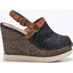 Wrangler - Sandały Vintage Kelly Sabot. Niebieskie koturny damskie marki Wrangler, bez wzorów, z gumy, bez obcasa, na obcasie. W wyprzedaży za 269,90 zł.