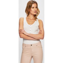 Guess Jeans - Top. Bluzki damskie Guess Jeans, s, w koronkowe wzory, z bawełny, casualowe, z okrągłym kołnierzem, bez rękawów. W wyprzedaży za 99,90 zł.