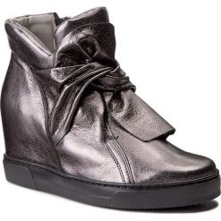 Sneakersy EKSBUT - 77-4645-I27-1G Nikiel. Szare sneakersy damskie marki Eksbut, bez wzorów, ze skóry, bez obcasa, na obcasie, bez zapięcia. W wyprzedaży za 269,00 zł.