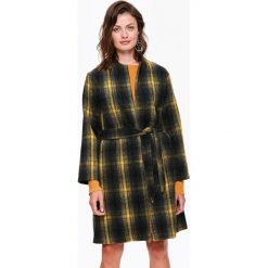 PŁASZCZ DAMSKI W KRATĘ BEZ PODSZEWKI, NA CO DZIEŃ, Z PASKIEM. Czarne płaszcze damskie marki Top Secret, na zimę, z tkaniny, eleganckie. W wyprzedaży za 149,99 zł.