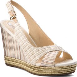 Sandały GEOX - D Janira F D82P6F 0AW11 C5555 Natural/Ivory. Brązowe klapki damskie Geox, bez wzorów, ze skóry ekologicznej, bez obcasa, na obcasie. W wyprzedaży za 279,00 zł.