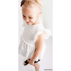 Bluzeczka H o n e y BLOUSE ecru. Szare bluzki dziewczęce marki Pakamera, z falbankami. Za 105,00 zł.