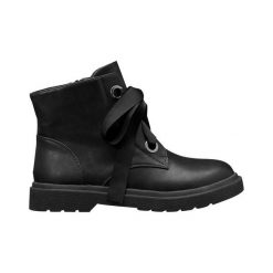 Cellbes Buty czarny female czarny 37. Czarne botki damskie Cellbes, z jedwabiu, bez obcasa, na sznurówki. W wyprzedaży za 109,00 zł.