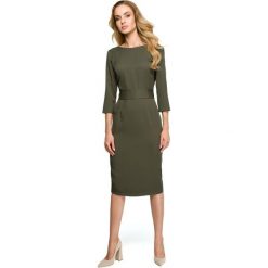 Gładka sukienka ołówkowa z guzikami z tyłu - khaki. Brązowe sukienki damskie Style, s, w paski, z elastanu, bez kołnierzyka, bez rękawów, mini, ołówkowe. Za 179,00 zł.