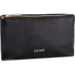 Kosmetyczka LIU JO - M Beauty N19180 E0040 Nero 22222. Czarne kosmetyczki męskie Liu Jo, bez wzorów, ze skóry ekologicznej. W wyprzedaży za 189,00 zł.