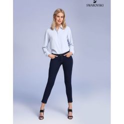 Koszula długi rękaw damska. Niebieskie koszule damskie Top Secret, do pracy, na lato, bez wzorów, z tkaniny, eleganckie, bez kołnierzyka, z długim rękawem. W wyprzedaży za 59,99 zł.