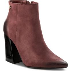 Botki CARINII - B4163 B73-000-PSK-C28. Czerwone buty zimowe damskie Carinii, z materiału, na obcasie. W wyprzedaży za 249,00 zł.