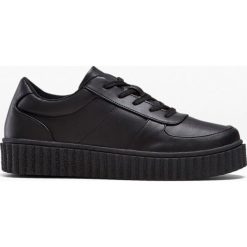 Sneakersy bonprix czarny. Czarne sneakersy męskie bonprix, bez zapięcia. Za 54,99 zł.