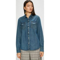 Wrangler - Koszula. Niebieskie bluzki damskie Wrangler, na co dzień, s, z aplikacjami, z bawełny, klasyczne, z klasycznym kołnierzykiem, z długim rękawem. W wyprzedaży za 179,90 zł.