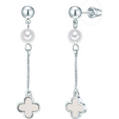Kolczyki z perłami w kolorze białym. Szare kolczyki damskie Highstreet Jewels, Runway & Co., z perłą, z mosiądzu. W wyprzedaży za 39,95 zł.