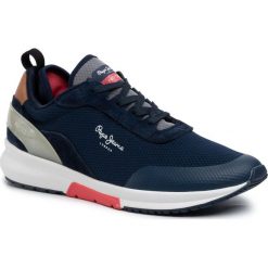 Sneakersy PEPE JEANS - N°22 M PMS30593 Navy 595. Niebieskie sneakersy męskie Pepe Jeans, na co dzień, bez wzorów, z jeansu, klasyczne, bez zapięcia. W wyprzedaży za 329,00 zł.