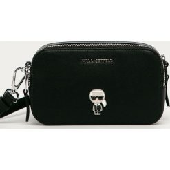 Karl Lagerfeld - Torebka skórzana. Czarne listonoszki damskie KARL LAGERFELD, w paski, ze skóry, małe, z aplikacjami. Za 1089,00 zł.