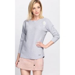 Jasnoszary Sweter Pretty Cool. Szare bez kategorii Born2be, xl, z okrągłym kołnierzem. Za 74,99 zł.