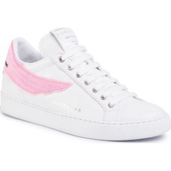 Sneakersy JOHN RICHMOND - 1285 A Bianco. Białe półbuty damskie John Richmond, na co dzień, bez wzorów, ze skóry, bez obcasa, na płaskiej podeszwie, bez zapięcia. Za 1299,00 zł.