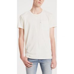 Levi's® Koszulka Biały. Białe podkoszulki męskie s, z nadrukiem, z bawełny, bez kołnierzyka, krótkie. Za 102,95 zł.