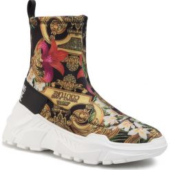 Sneakersy VERSACE JEANS COUTURE - E0VVBSC6 71369 M09. Półbuty damskie Versace Jeans Couture, na co dzień, bez wzorów, z jeansu, bez obcasa, na płaskiej podeszwie, bez zapięcia. Za 849,00 zł.