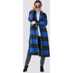 NA-KD Dwurzędowy płaszcz w kratkę - Blue. Niebieskie płaszcze damskie pastelowe NA-KD, w kratkę. Za 323,95 zł.