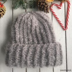 CZAPKA HANDMADE szara. Szare czapki damskie Pakamera, bez wzorów, ze splotem. Za 249,00 zł.