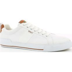 Sneakersy "Arty" w kolorze białym. Białe trampki męskie Kickers, na sznurówki. W wyprzedaży za 98,95 zł.