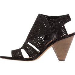 Sandały damskie: Vince Camuto ESTEN Sandały z cholewką black