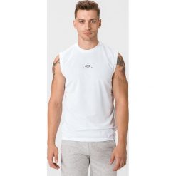 Oakley Foundational Training Podkoszulek Biały. Białe podkoszulki męskie Oakley, l, bez wzorów, z poliesteru, bez rękawów. Za 144,95 zł.