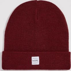 Czapka beanie Nope - Bordowy. Czerwone czapki damskie Sinsay, bez wzorów. Za 14,99 zł.