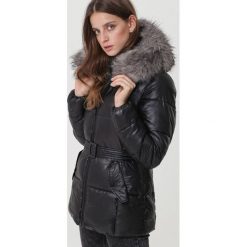 Czarna Kurtka Ridgehaven. Czarne kurtki damskie Born2be, na zimę, xl, bez wzorów, długie. Za 319,99 zł.