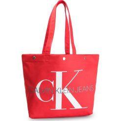 Torebka CALVIN KLEIN JEANS - Canvas Utility Ew Bottom Tote M K60K605310 631. Czerwone torebki klasyczne damskie Calvin Klein Jeans, bez wzorów, z jeansu, klasyczne, bez dodatków. W wyprzedaży za 209,00 zł.