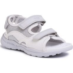 Sandały GEOX - J Vaniett G. D J026AD 0QD14 C1007 S Silver. Szare sandały dziewczęce Geox, ze skóry ekologicznej, bez zapięcia. W wyprzedaży za 139,00 zł.