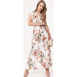 Biała Sukienka Kiss Of The Universe. Białe sukienki damskie Born2be, s, bez wzorów, bez kołnierzyka, bez rękawów, maxi. Za 79,99 zł.