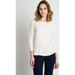 Oryginalna bluzka w kolorze ecru BIALCON. Czarne bluzki nietoperze marki BIALCON, z tkaniny, eleganckie, z klasycznym kołnierzykiem. W wyprzedaży za 130,00 zł.