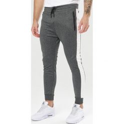 Ciemnoszare Spodnie Clysiphe. Szare spodnie męskie Born2be, xl, bez wzorów, z dresówki. Za 69,99 zł.