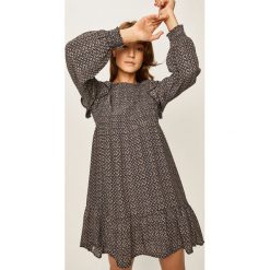 Answear - Sukienka. Sukienki damskie ANSWEAR, na co dzień, s, bez wzorów, z wiskozy, casualowe, z okrągłym kołnierzem, z długim rękawem, długie, mini, rozkloszowane. W wyprzedaży za 99,90 zł.