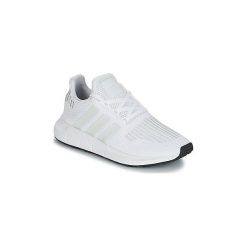 Buty Dziecko adidas SWIFT RUN C. Białe trampki dziewczęce Adidas, bez wzorów, bez zapięcia. Za 207,20 zł.
