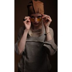 Sweter Piaskun damski. Brązowe swetry damskie Hultaj Polski, s, bez wzorów, ze lnu, bez rękawów, bez kaptura. Za 269,00 zł.