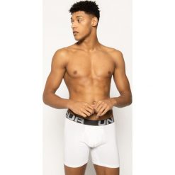 Komplet 3 par bokserek Under Armour UA Charged Cotton Boxerjock 1327426. Białe bokserki męskie Under Armour, bez wzorów, z elastanu. W wyprzedaży za 99,00 zł.