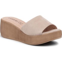 Klapki LASOCKI - 2214-04 Beige. Brązowe klapki damskie Lasocki, bez wzorów, ze skóry, bez obcasa, na obcasie. W wyprzedaży za 89,99 zł.