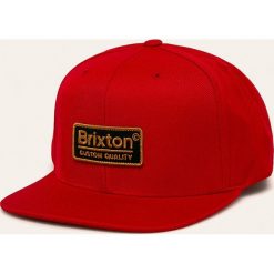 Brixton - Czapka. Czerwone czapki damskie Brixton, z aplikacjami, z wełny. W wyprzedaży za 99,90 zł.